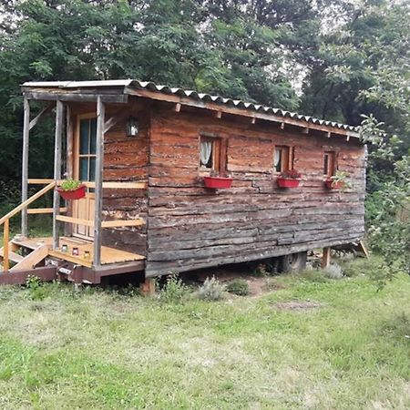 Charmante Roulotte Atypique Jaujac Exterior foto